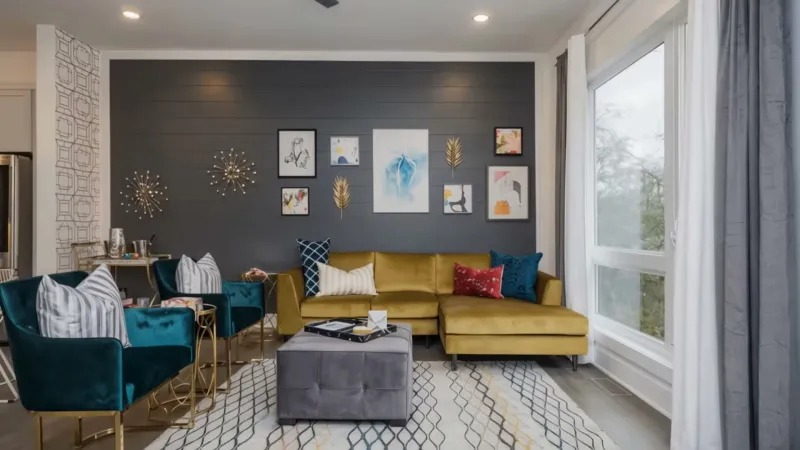 4-bedroom Venturebnb rental in East Nashville: living room