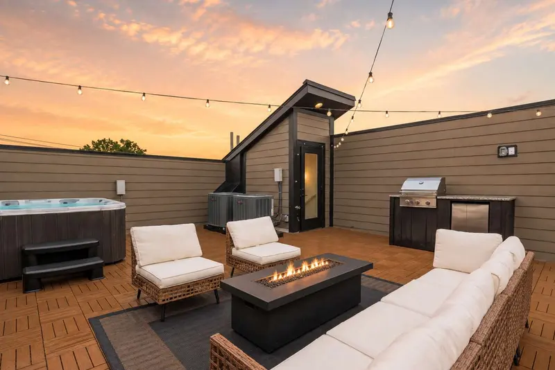 4-bedroom Venturebnb-managed rental in Nashville: rooftop