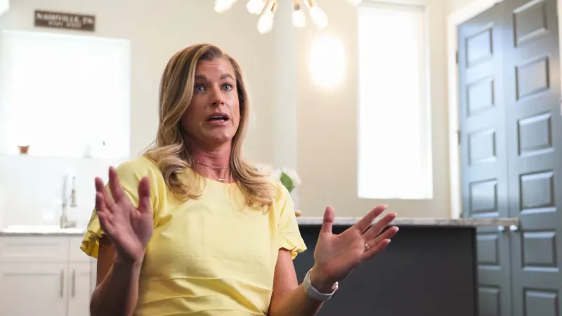 Jessica explaining how the team replaced her patio furniture