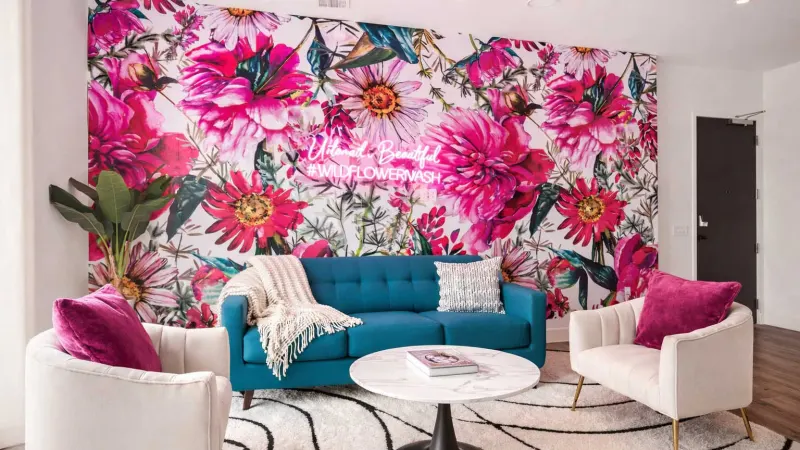 2-bedroom Venturebnb rental in East Nashville: living room